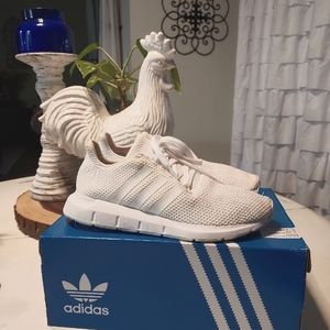 Adidas Swift Run womens 7.5